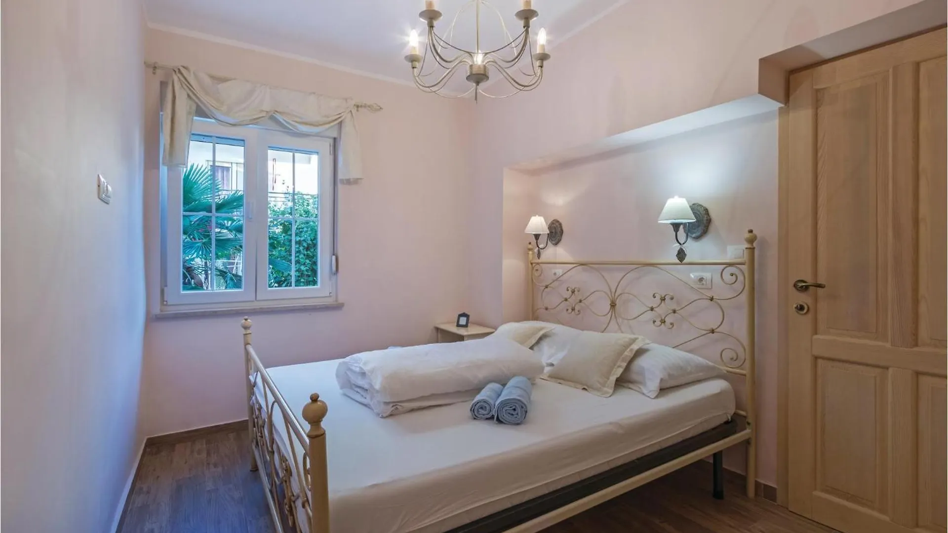 Nice Apartment In Pula With Kitchen 0*,